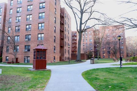 150-29 72nd Rd APT 4F, Flushing, NY 11367 - MLS#: 840487