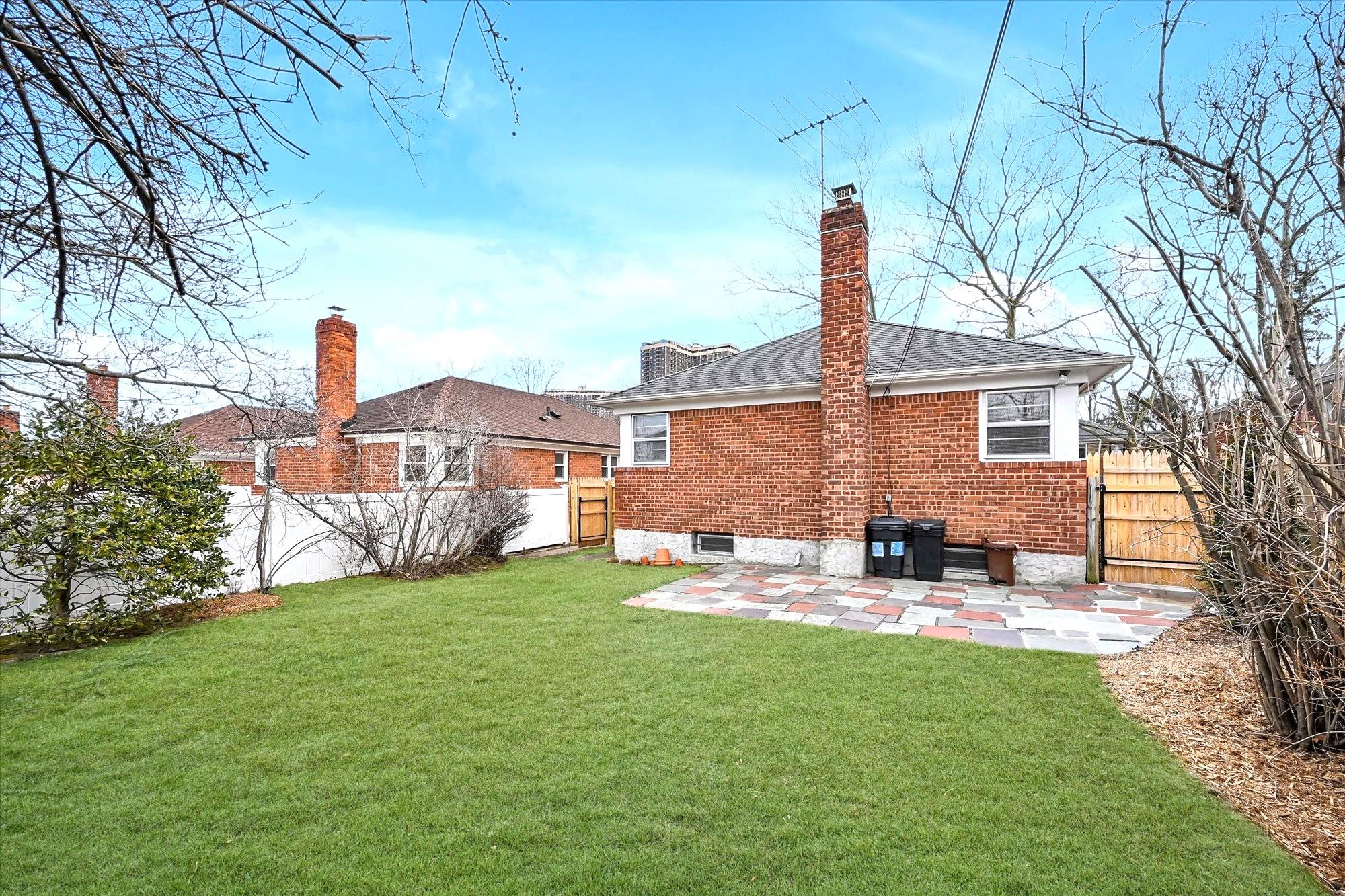 262-21 60 Road, Little Neck, New York image 19