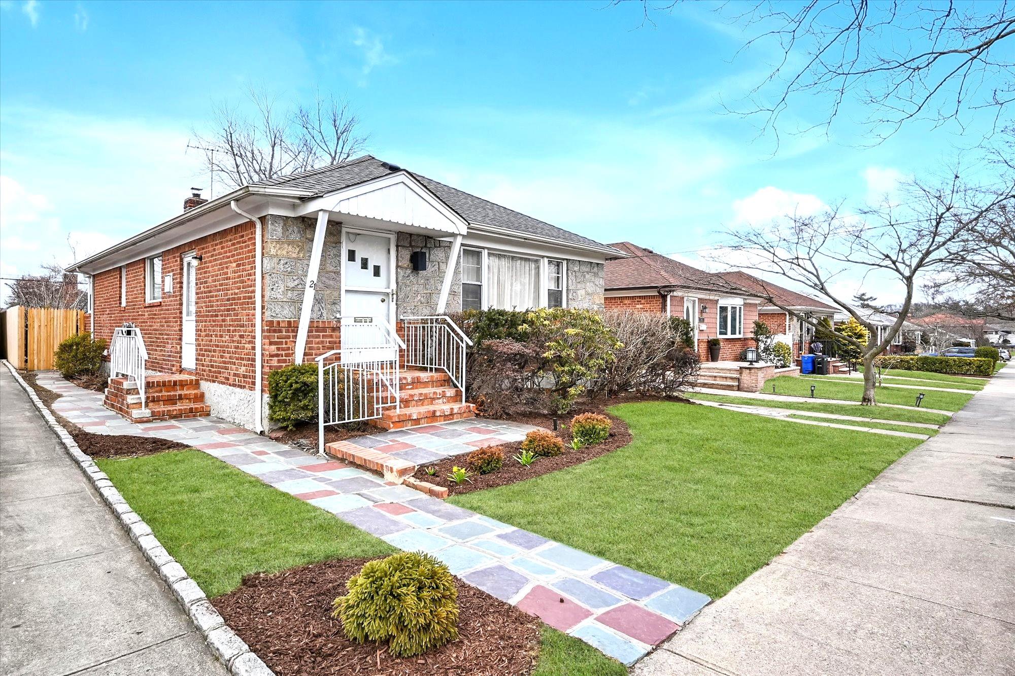 262-21 60 Road, Little Neck, New York image 21