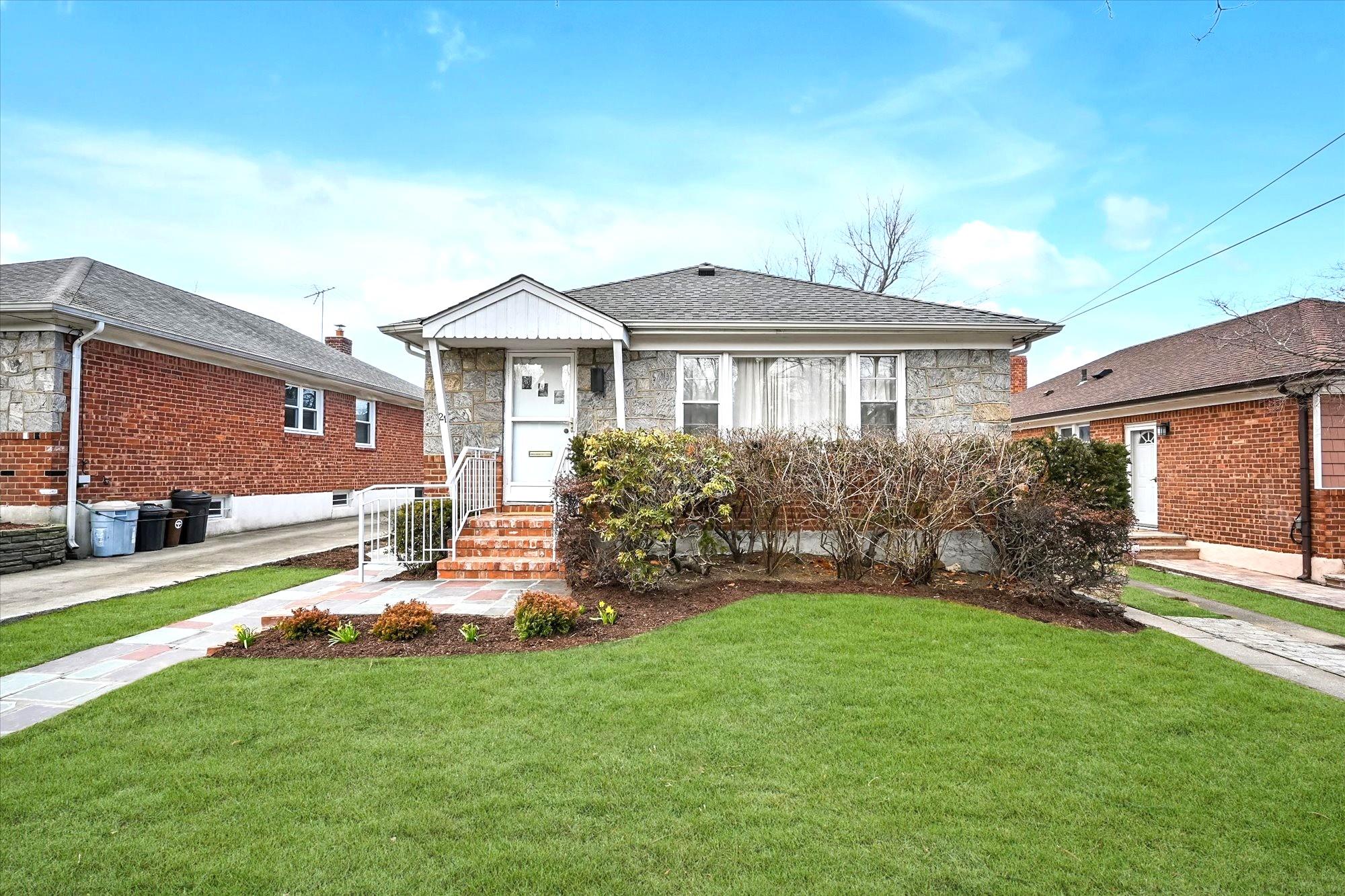 262-21 60 Road, Little Neck, New York image 1