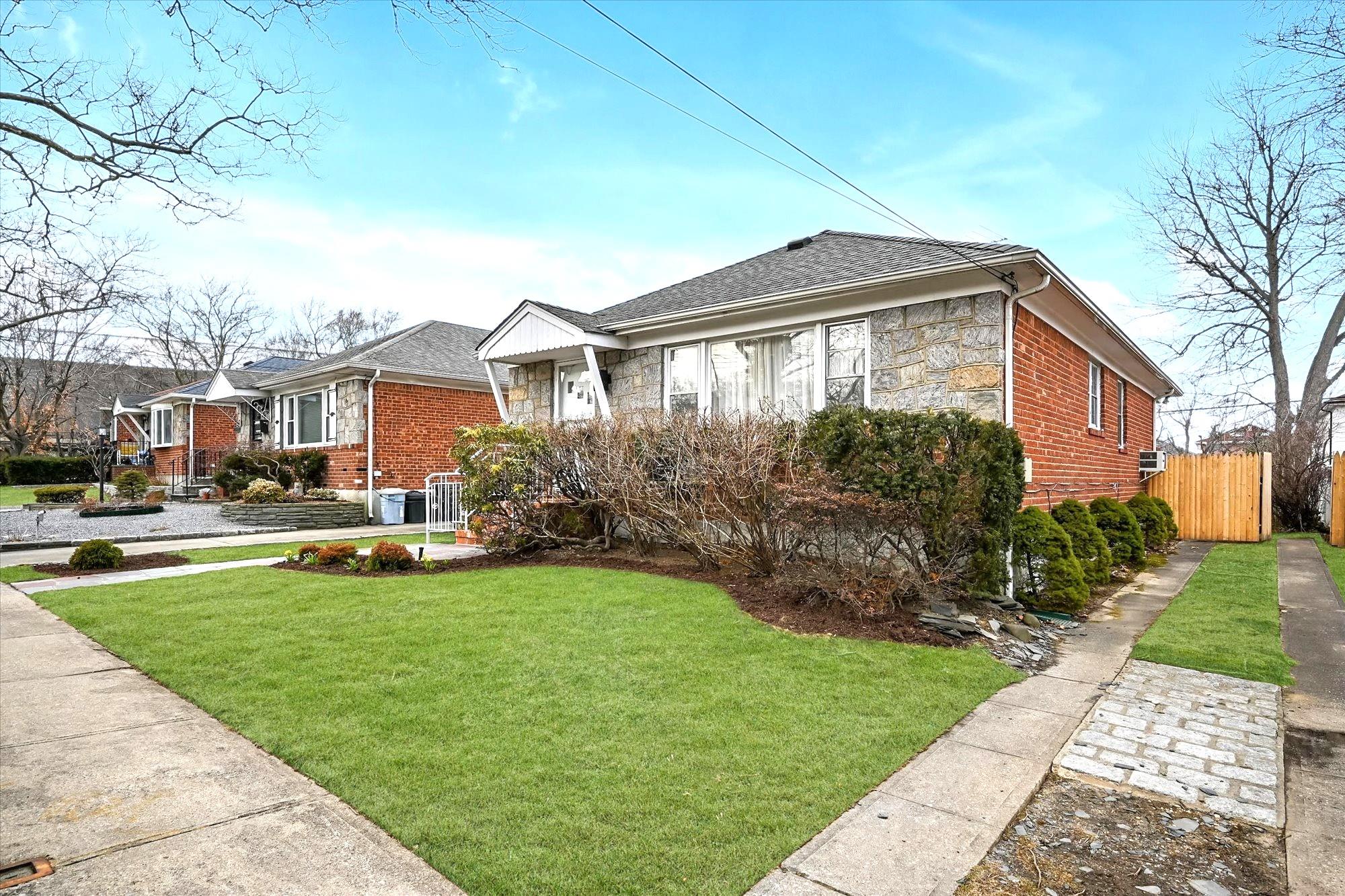 262-21 60 Road, Little Neck, New York image 20