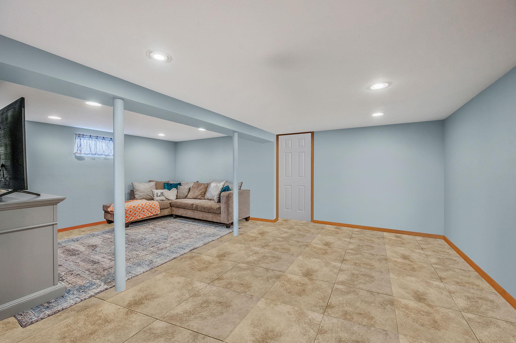 206 Ridge Avenue, Valley Stream, New York image 32
