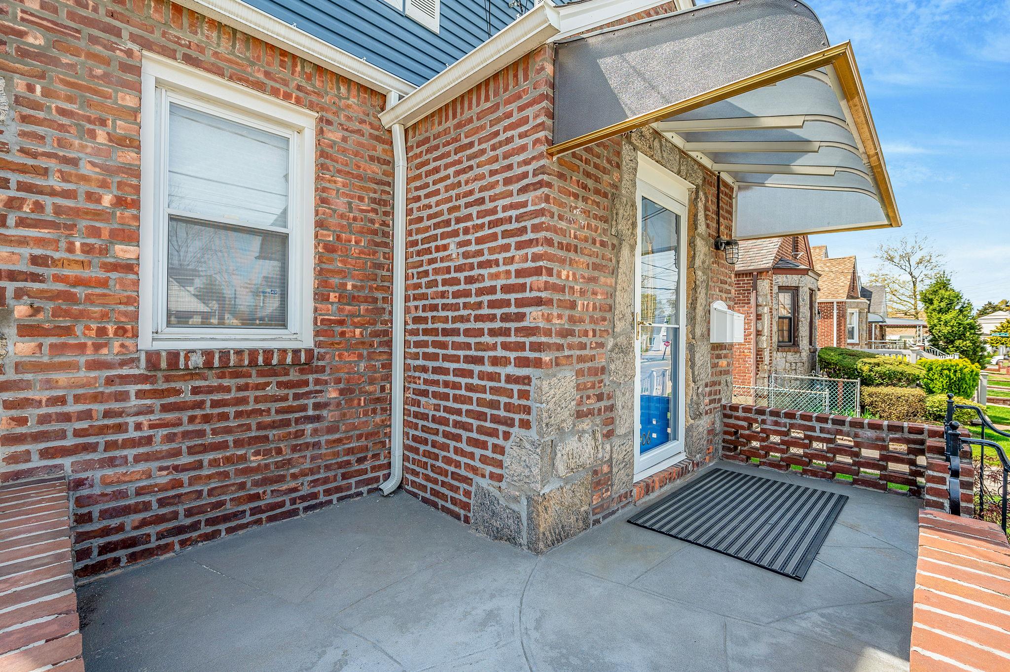206 Ridge Avenue, Valley Stream, New York image 4