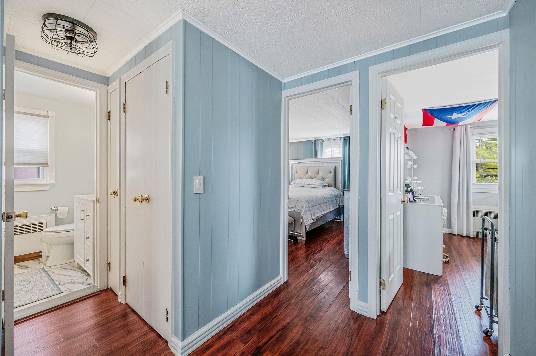 206 Ridge Avenue, Valley Stream, New York image 22