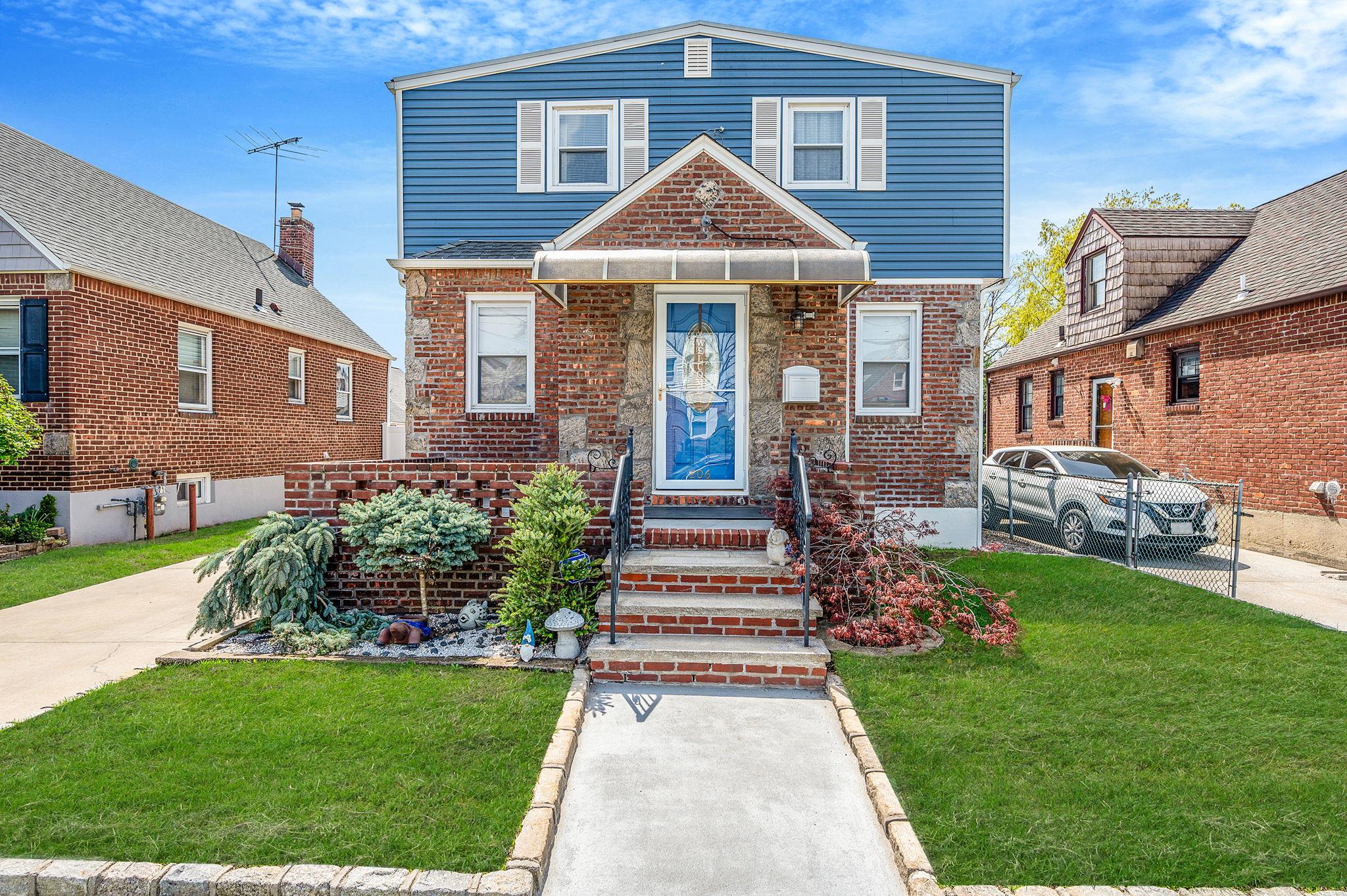 206 Ridge Avenue, Valley Stream, New York image 3