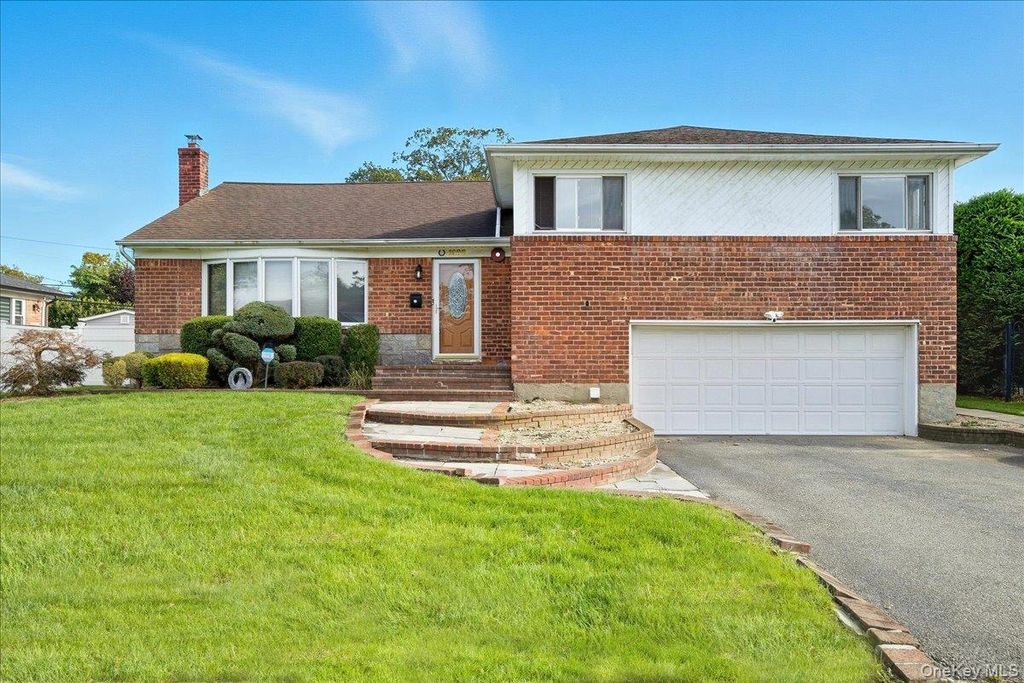 Photo of 1982 Stratford Drive, Westbury, NY 11590 (MLS # 922170)