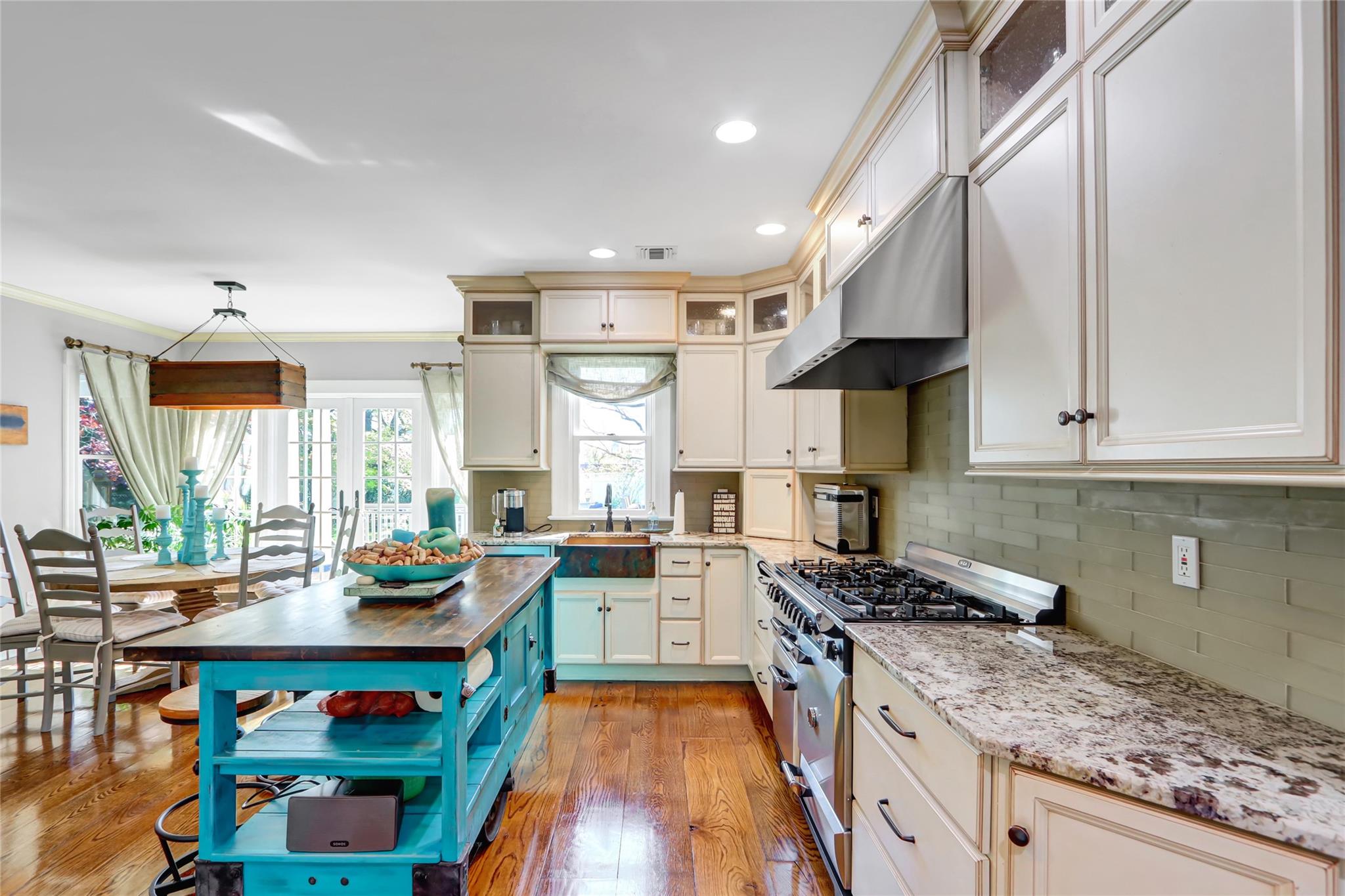 20 Irving Place, Rockville Centre, New York image 16