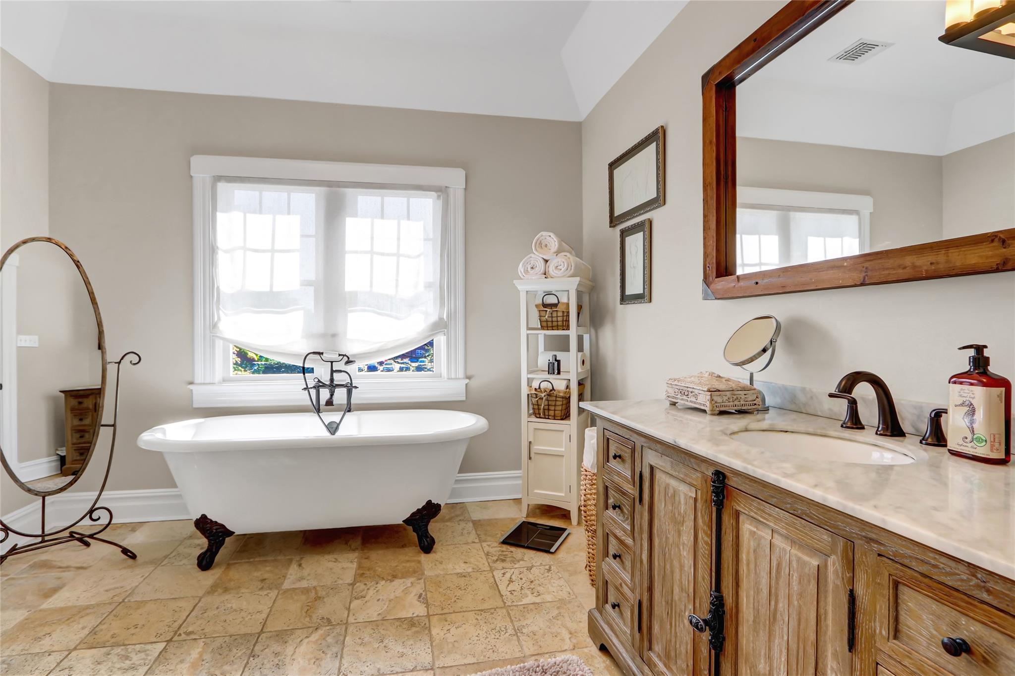 20 Irving Place, Rockville Centre, New York image 27