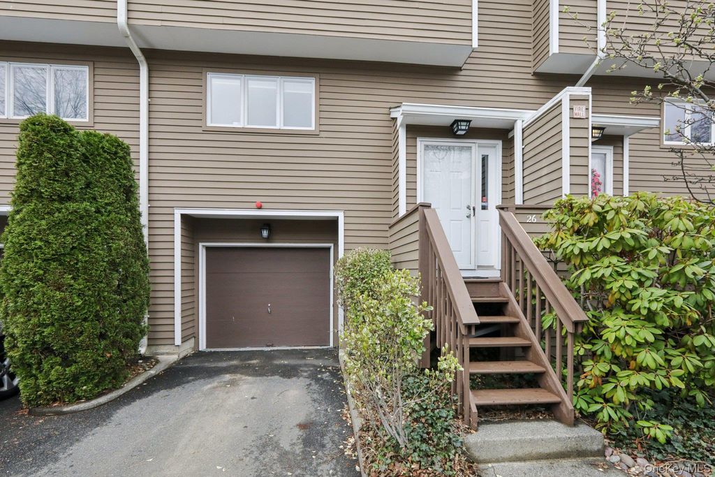 Photo of 26 Village Green #26, Bardonia, NY 10954 (MLS # 980991)