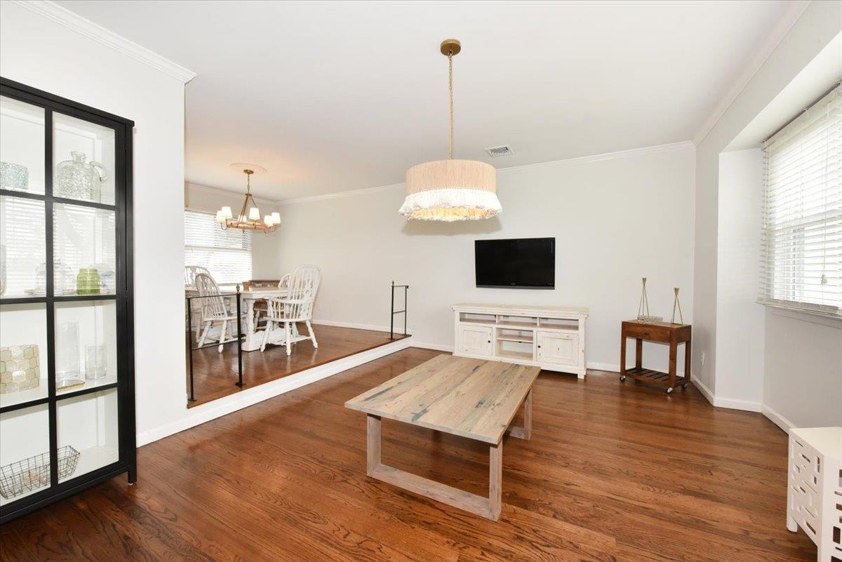217 Walker Street, Massapequa Park, Florida image 7