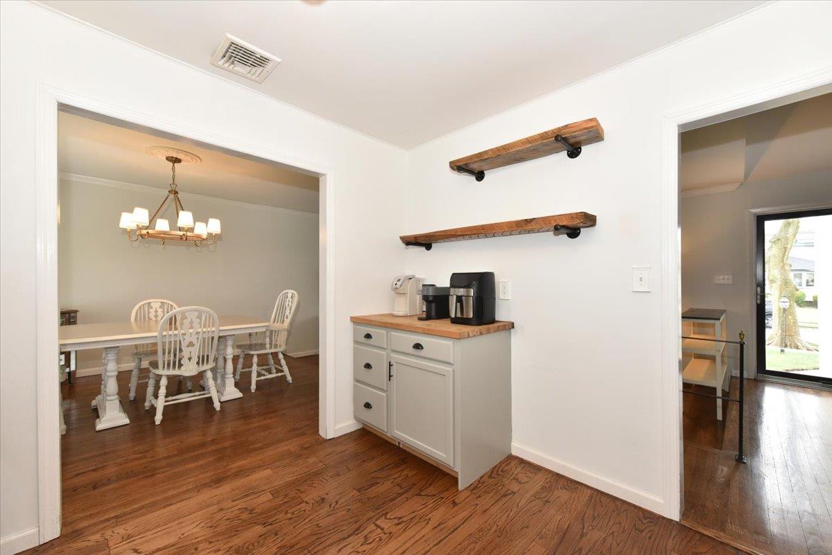 217 Walker Street, Massapequa Park, Florida image 14