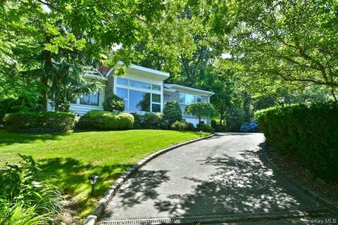 Homes For Sale - 13 Vista Drive<br/> Nassau County, Great Neck, NY 11021