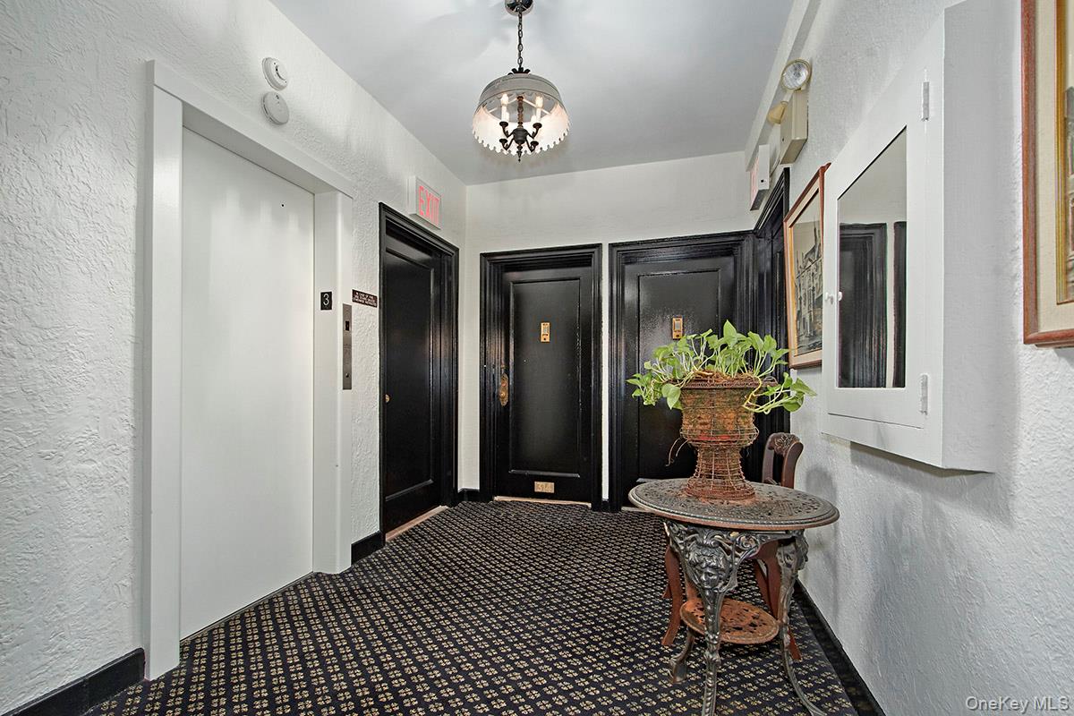 16 N Chatsworth Avenue 311