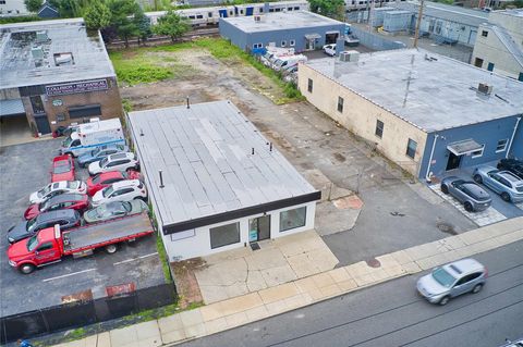 88 S Bayles Avenue Port Washington NY 11050