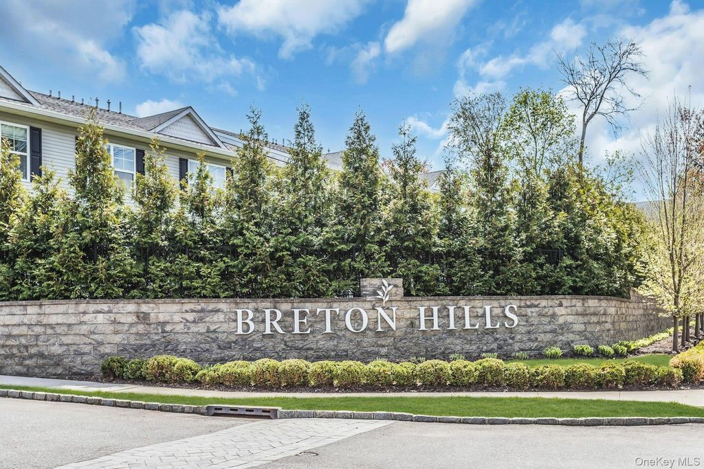 Photo of 704 Breton Way #704, Glen Cove, NY 11542 (MLS # 985041)