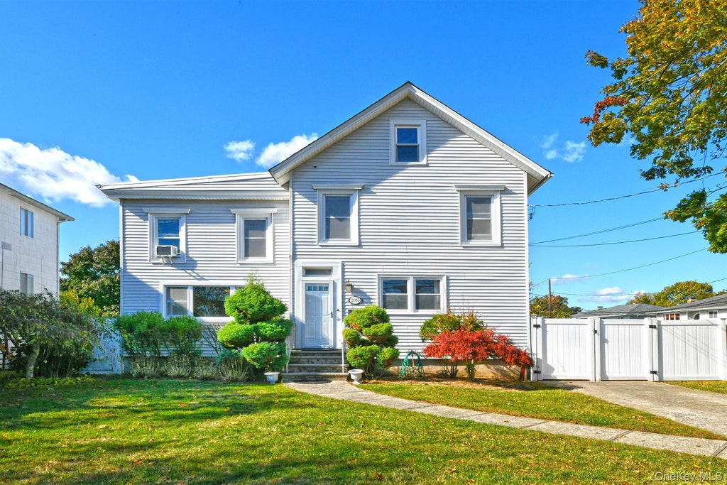 Photo of 2086 Washington Avenue, Seaford, NY 11783 (MLS # 1061357)