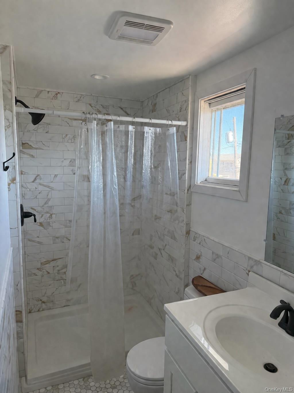 78 E Bayview Avenue 14