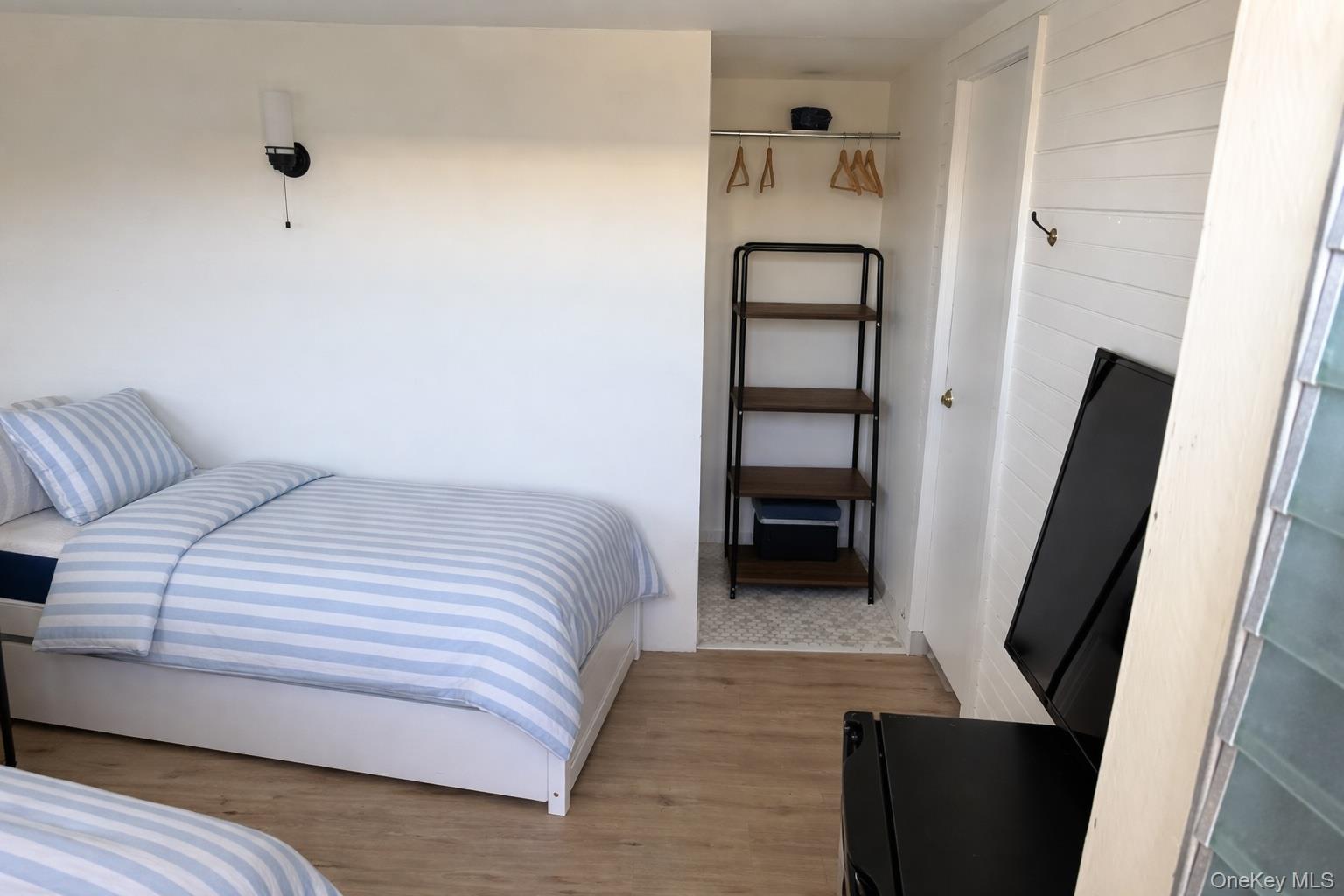 78 E Bayview Avenue 14