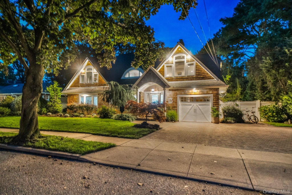 Photo of 3529 Stratford Road, Wantagh, NY 11793 (MLS # 1046987)