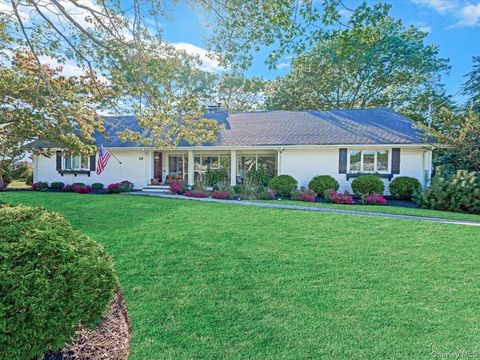 Homes For Sale - 28 S Pinelake Drive<br/> Patchogue, NY 11772