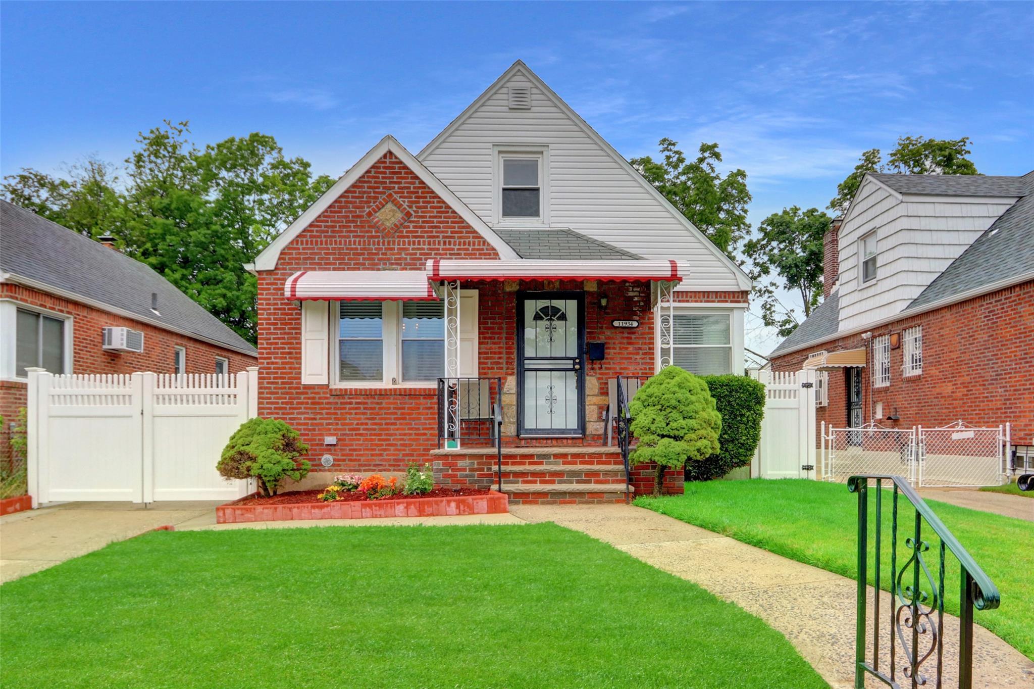 230th Street, Cambria Heights, Queens, NY - 4 Bedrooms  
1 Bathrooms  
7 Rooms - 