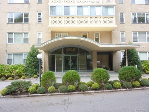 Homes For Sale - 1200 Midland Avenue #8F<br/> Bronxville, NY 10708