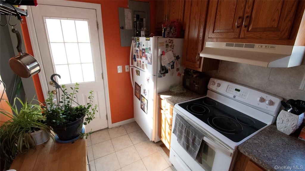 Photo of 2810 1st Place, Baldwin, NY 11510 (MLS # 922467)
