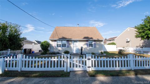 Photo of 2810 1st Place, Baldwin, NY 11510 (MLS # 922467)