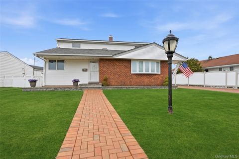 Homes For Sale - 22 Randal Drive<br/> Bethpage, NY 11714