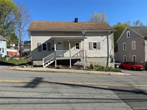 Homes For Sale - 104 Oak Street<br/> Walden, NY 12586