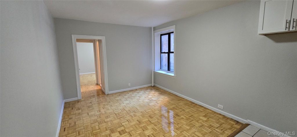Photo of 2199 Holland Avenue #GL, Bronx, NY 10462 (MLS # 927636)