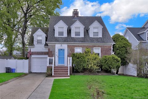 Photo of 5 Argyle Road, Merrick, NY 11566 (MLS # 989582)