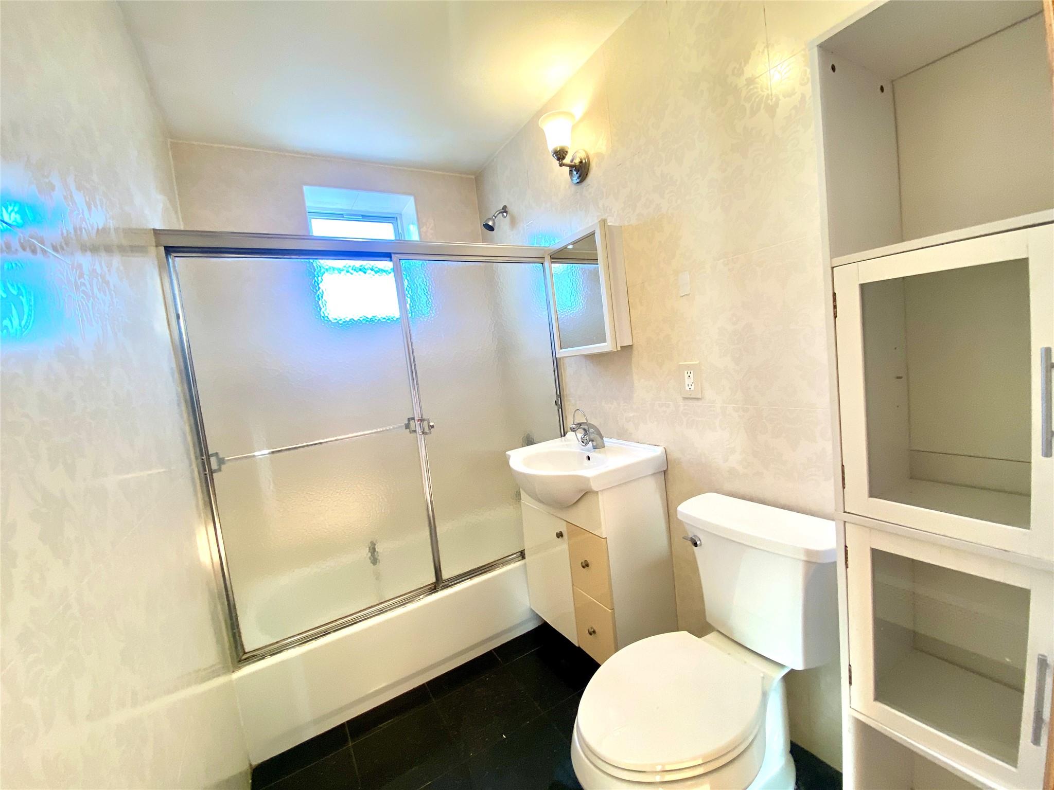 71-77 159th Street #3E, Fresh Meadows, New York image 3