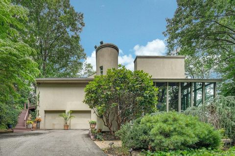 40 Idle Day Drive Centerport NY 11721