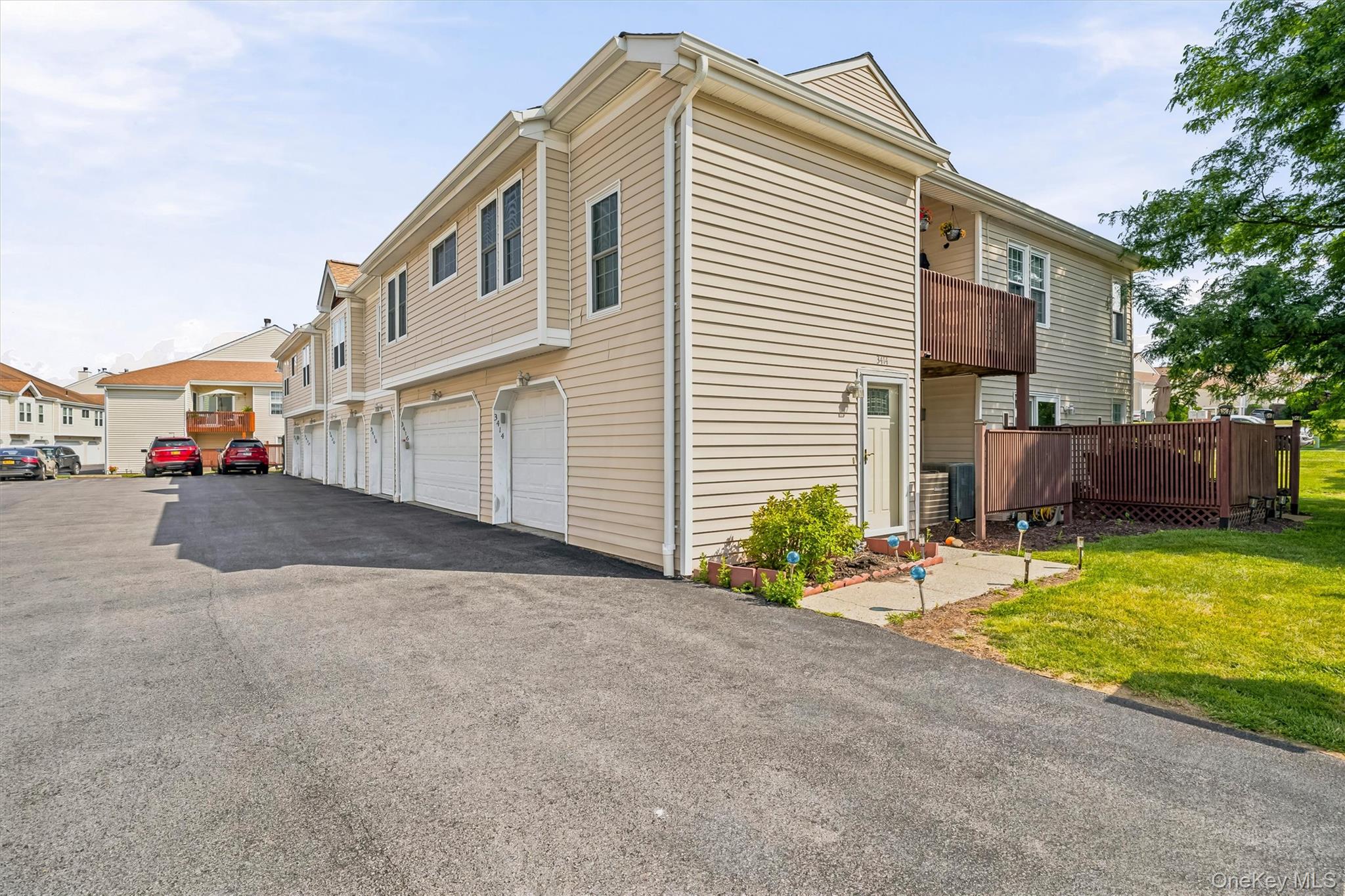 3414 Whispering Hills