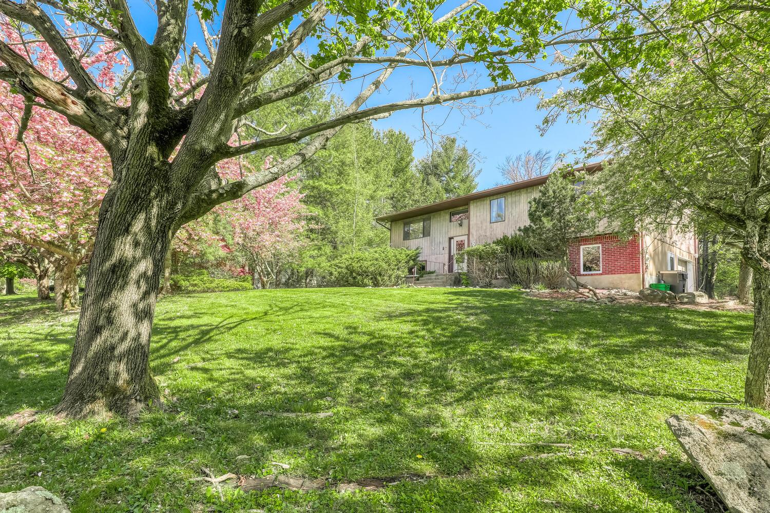 6 Dike Drive, Monsey, New York image 2