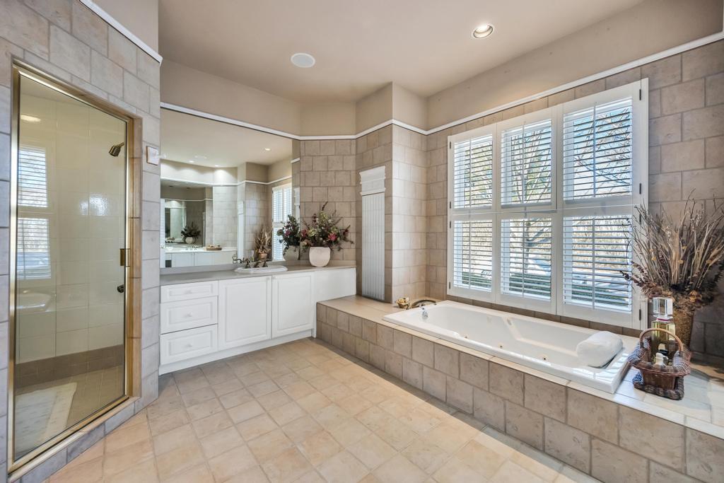 123 Fairway View Drive, Commack, New York image 32
