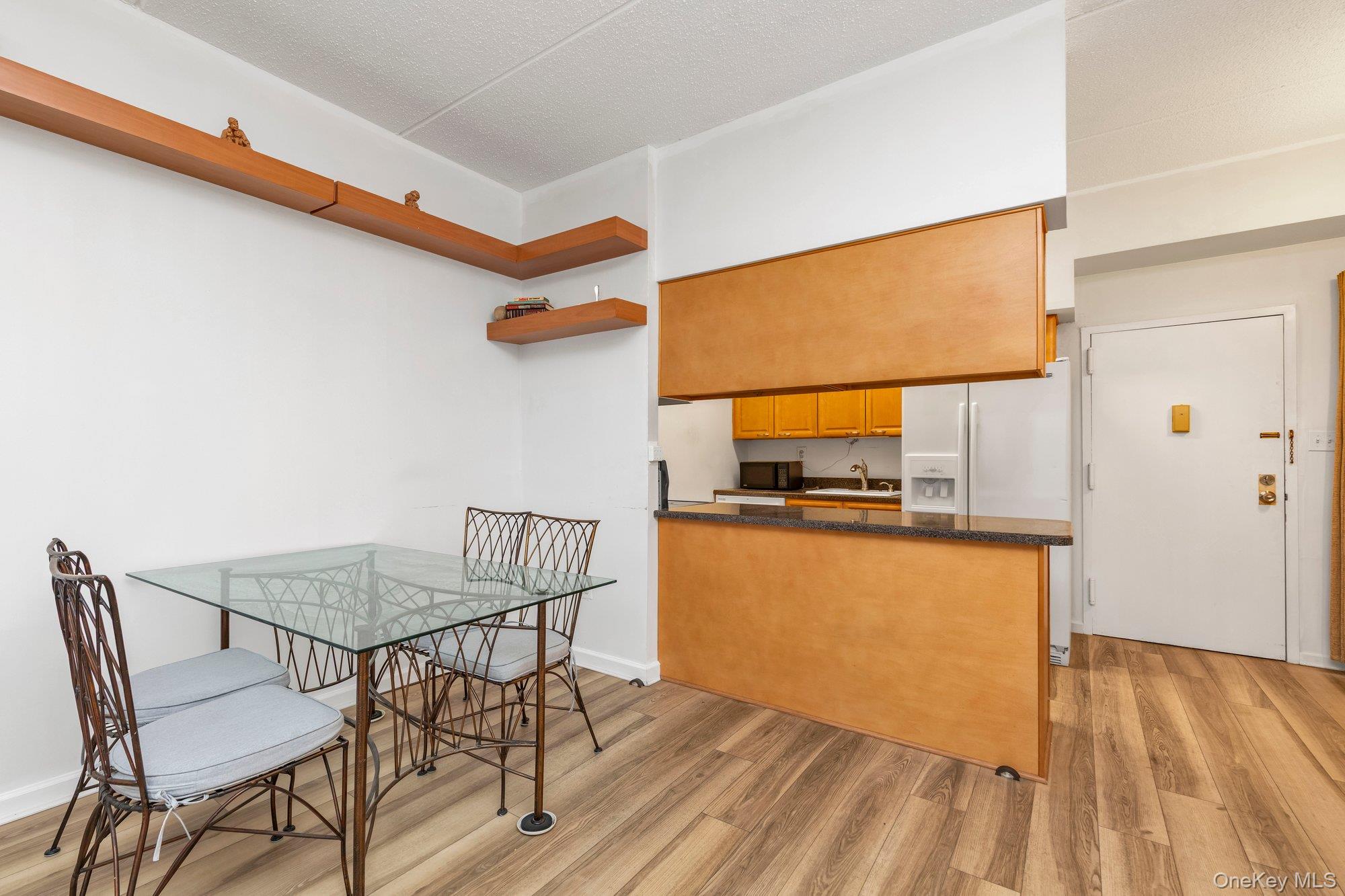 725 Miller Avenue 106