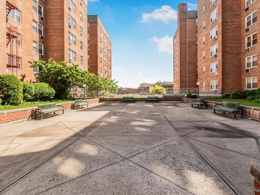 2 Sadore Ln Ln #1K, Yonkers, New York image 23