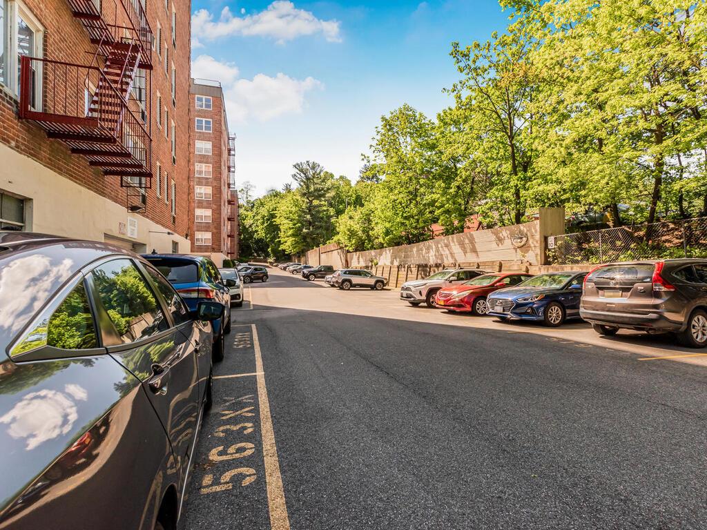 2 Sadore Ln Ln #1K, Yonkers, New York image 20