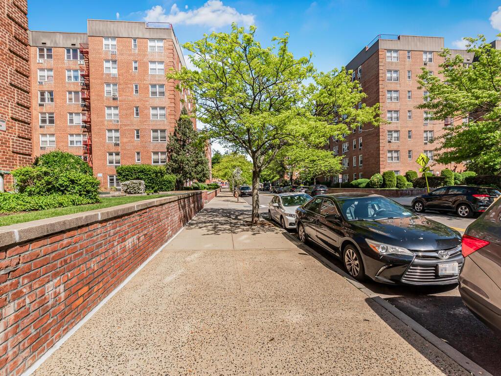 2 Sadore Ln Ln #1K, Yonkers, New York image 22