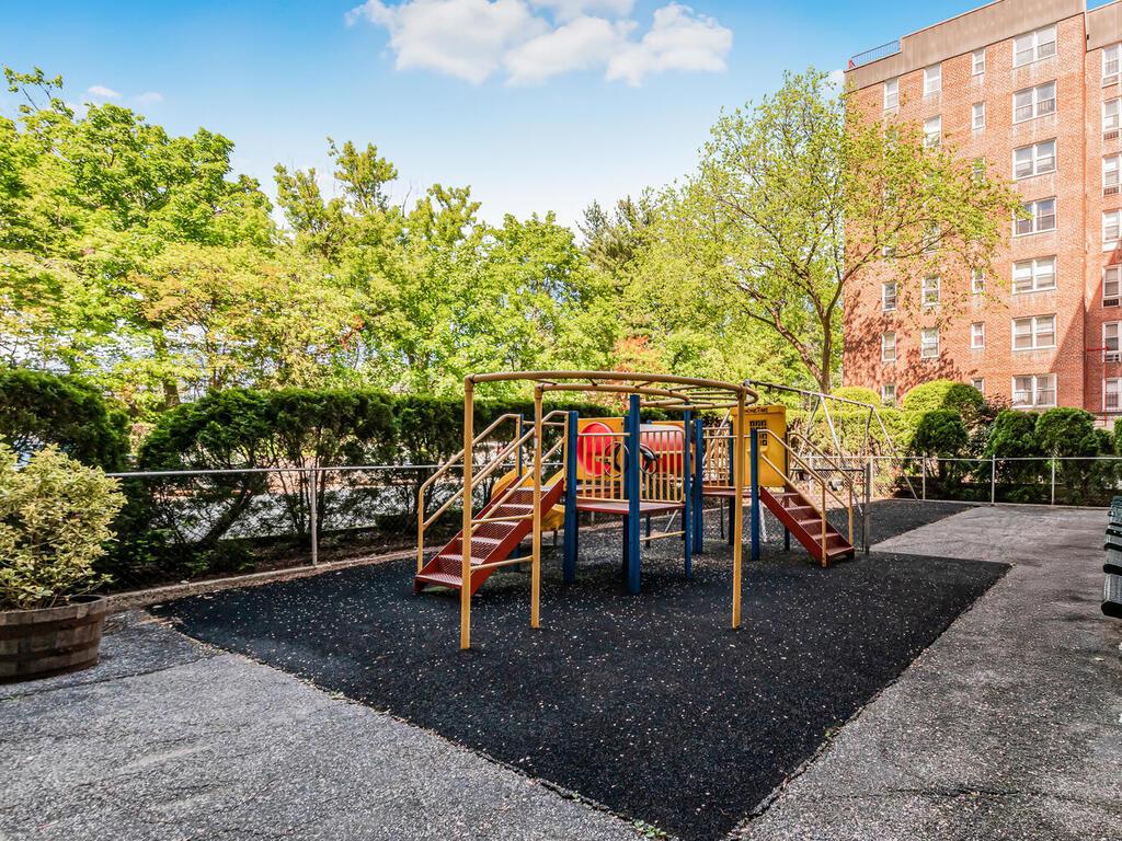 2 Sadore Ln Ln #1K, Yonkers, New York image 18