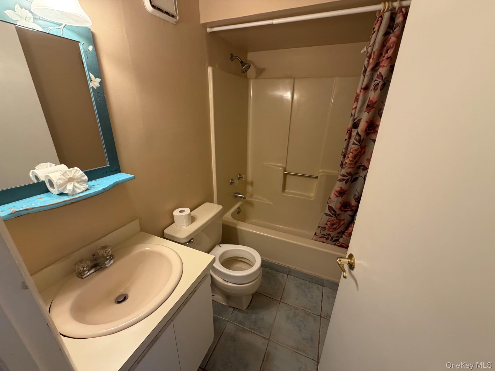 725 Miller Avenue 221