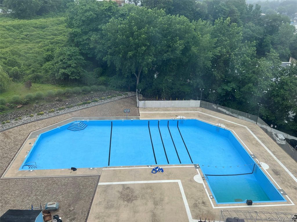 Photo of 1853 Central Park Avenue #10C, Yonkers, NY 10710 (MLS # 966242)