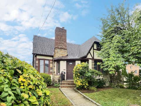 Homes For Sale - 72 Gibson Place<br/> Yonkers, NY 10705