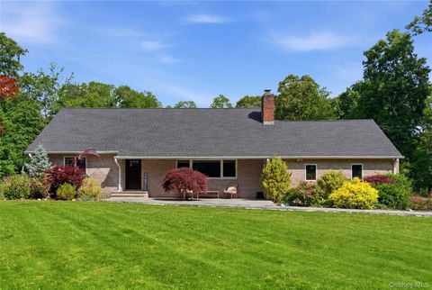 Homes For Sale - 431 Woodbury Road<br/> Suffolk County, Cold Spring Harbor, NY 11724