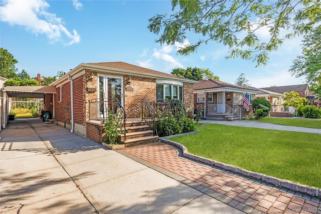 Photo of 147-58 7th Avenue, Whitestone, NY 11357 (MLS # 1008880)