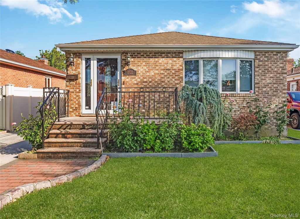 Photo of 147-58 7th Avenue, Whitestone, NY 11357 (MLS # 1008880)