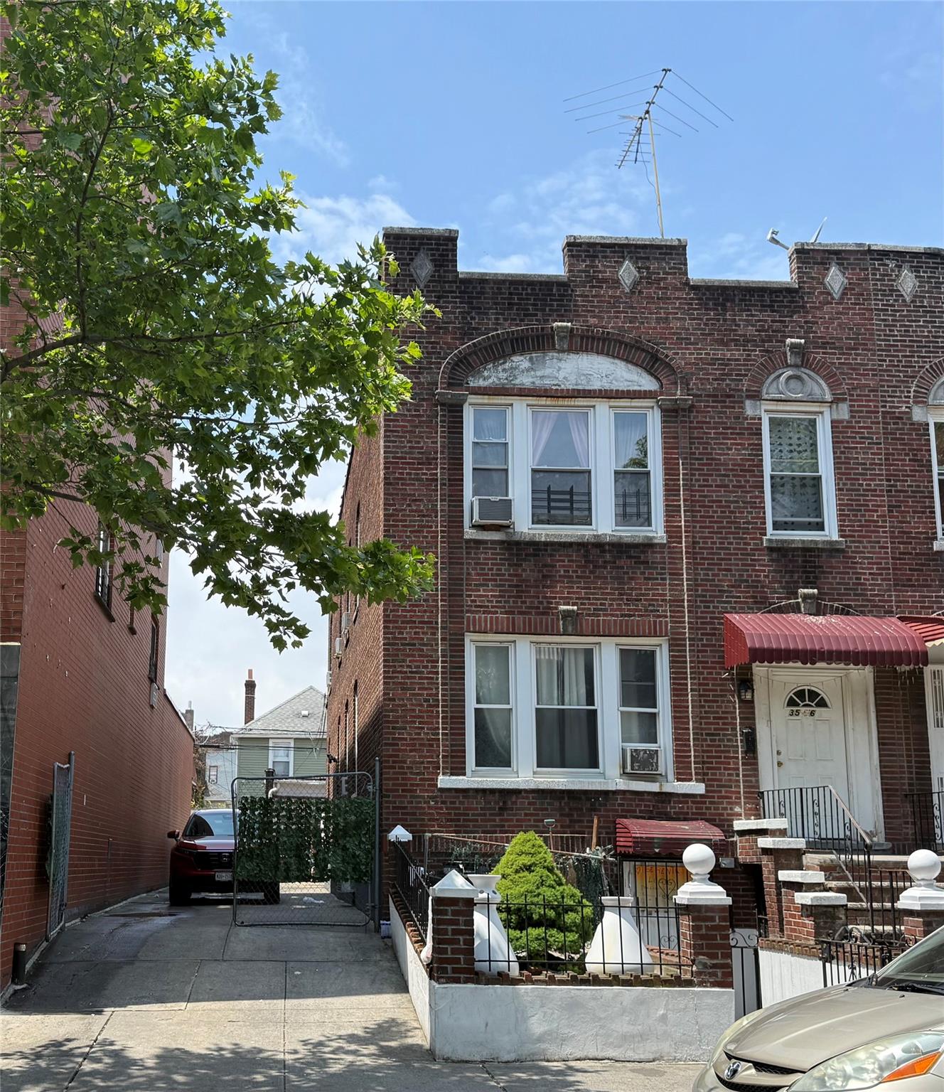 35-46 92 St Street