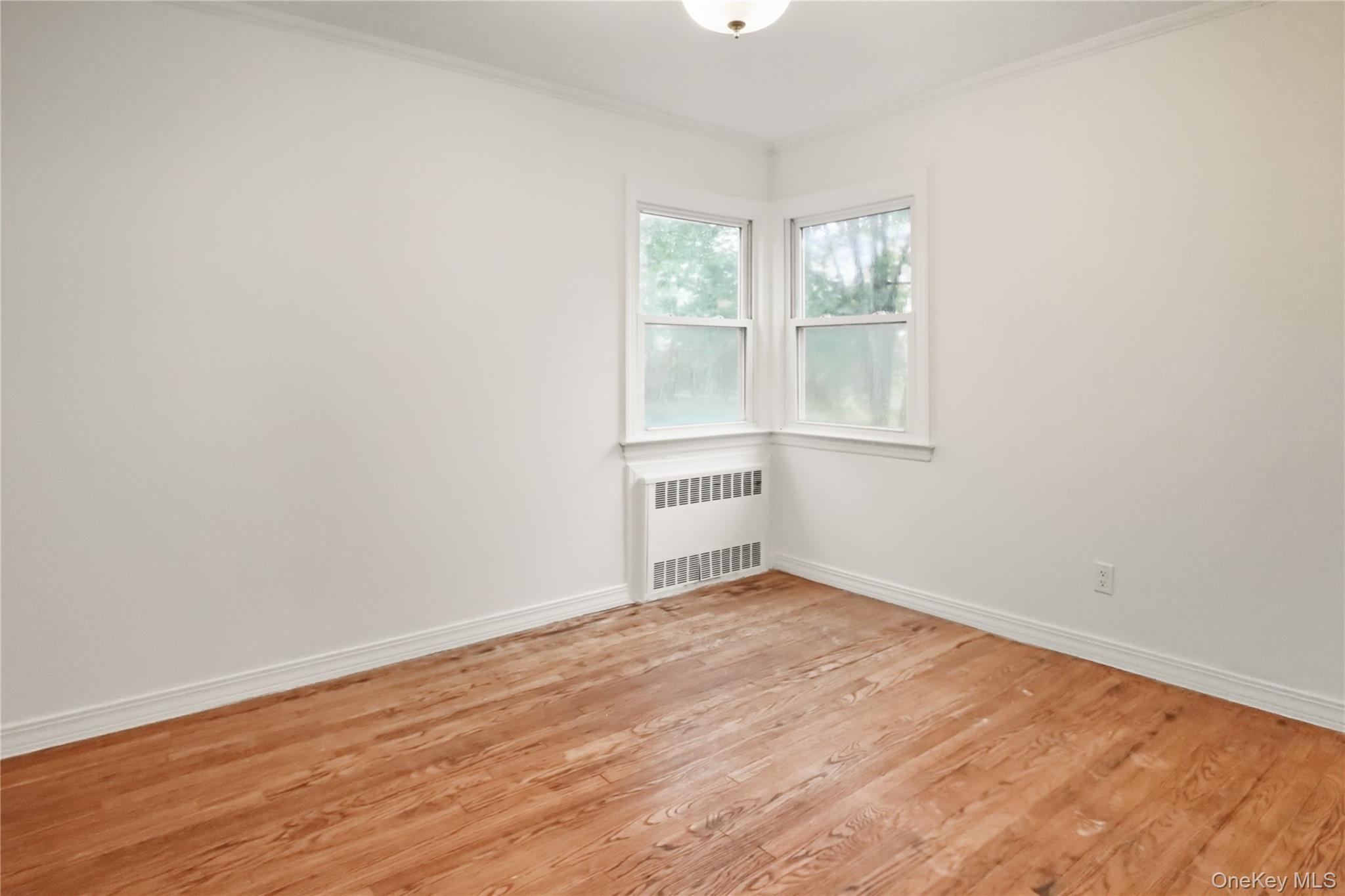 229 E Hawthorne Avenue